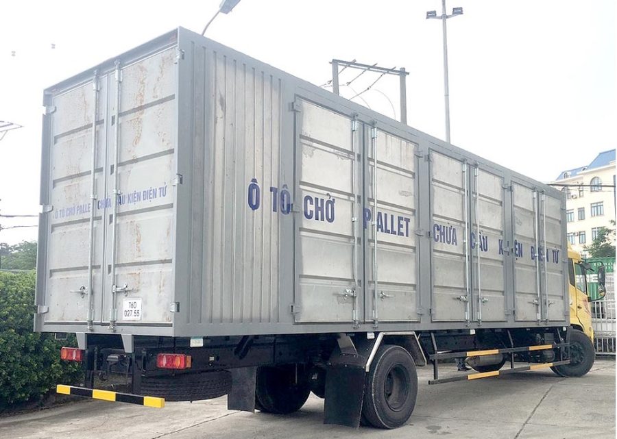 dongfeng 2 chân thùng kín pallet