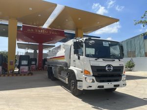 xe hino bồn chở xăng dầu 20 khối