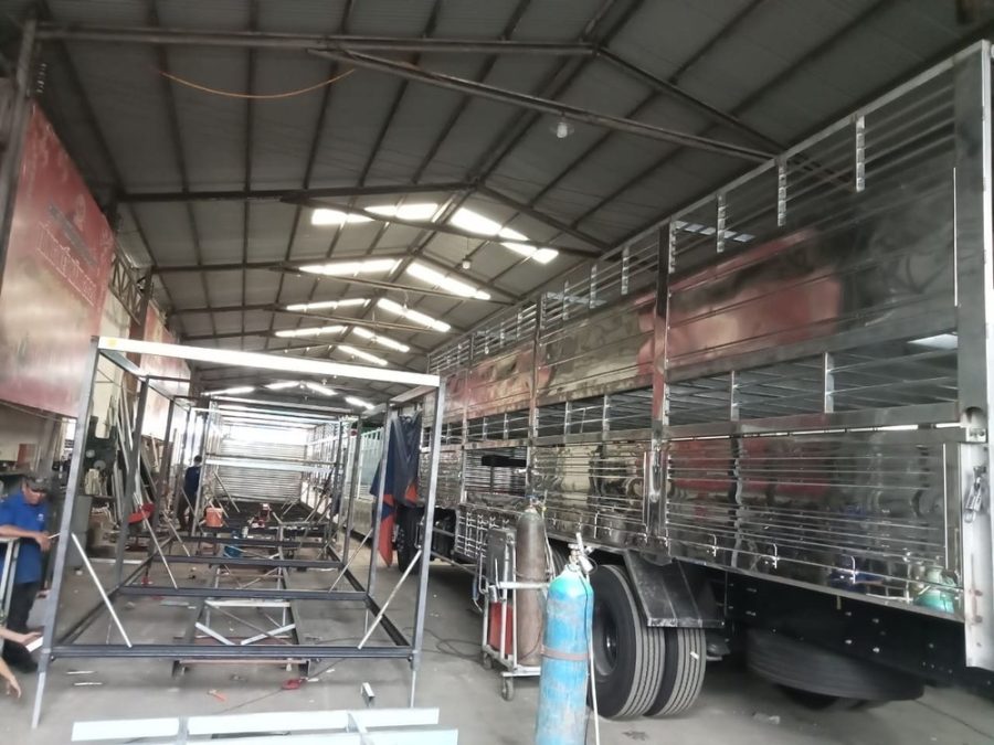 Địa Chỉ Đóng Thùng Xe Tải Chở Heo Uy Tín Nhất Bình Dương