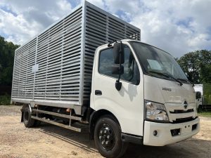 hino xzu730l chở vịt đồng 5 tầng