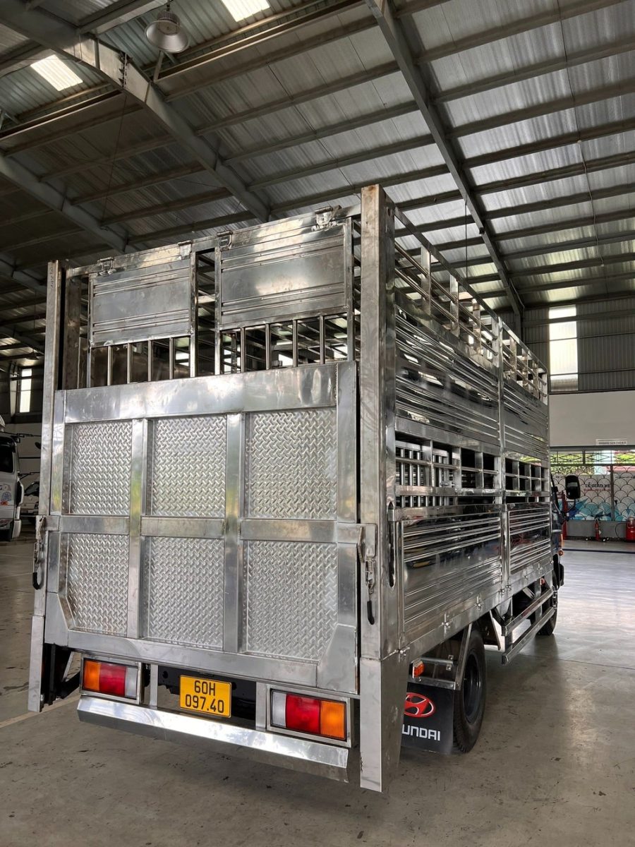 hyundai new mighty 110sp thùng chở heo