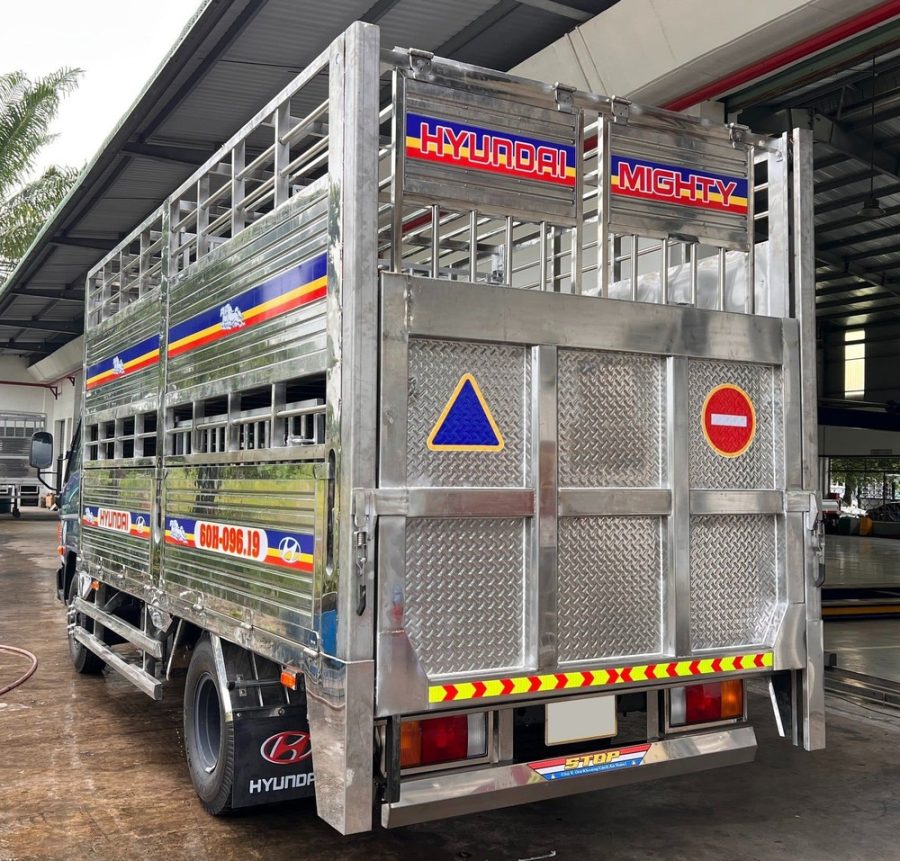 hyundai new mighty 110sp thùng chở heo