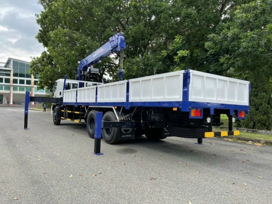 xe cẩu hino fm gắn cẩu dongyang 6 khúc 8 tấn