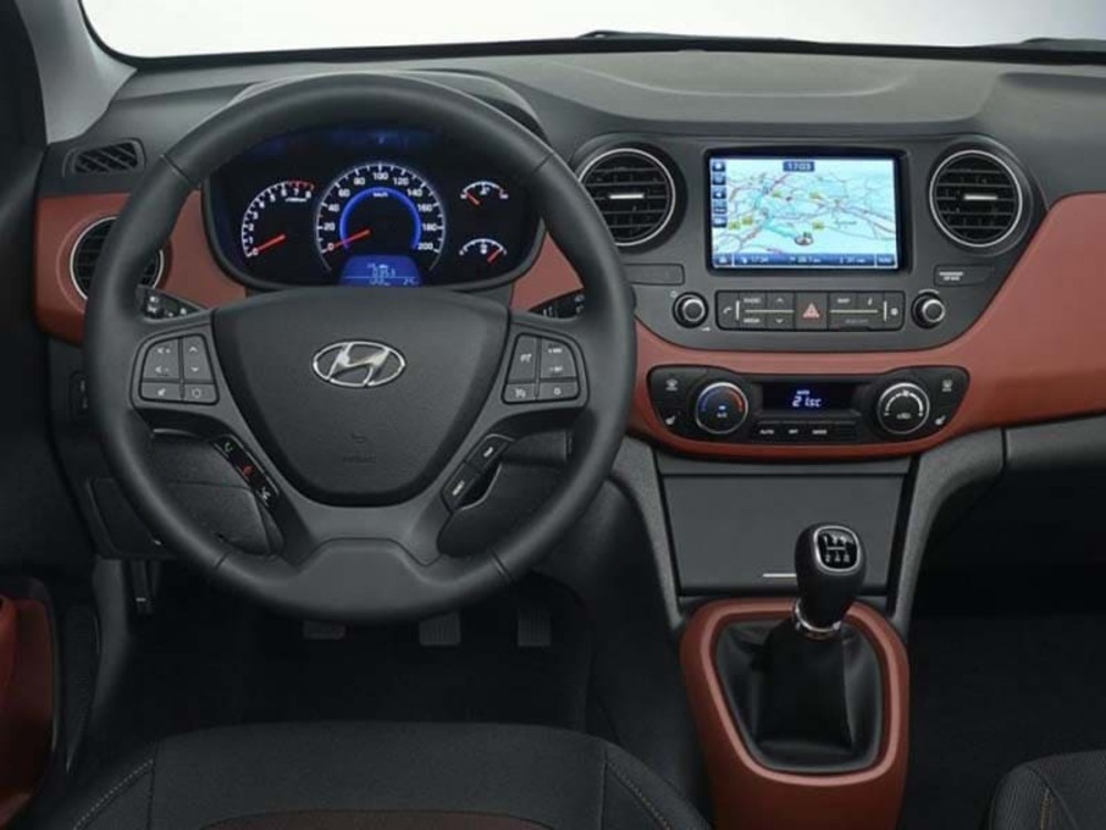 Hyundai Grand i10 Images - Check Interior & Exterior Photos | OtO