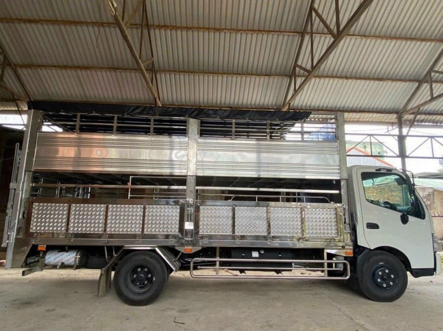 hino xzu720l thùng chở gia súc