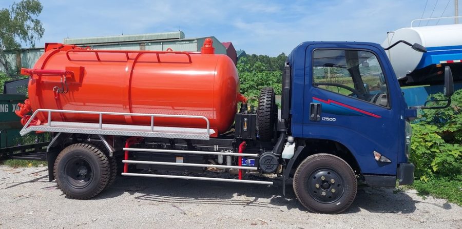 xe hút chất thải đô thành iz500