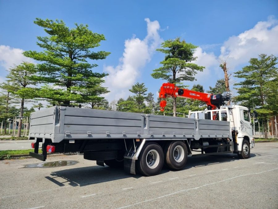 daewoo gắn cẩu kanglim ks1056