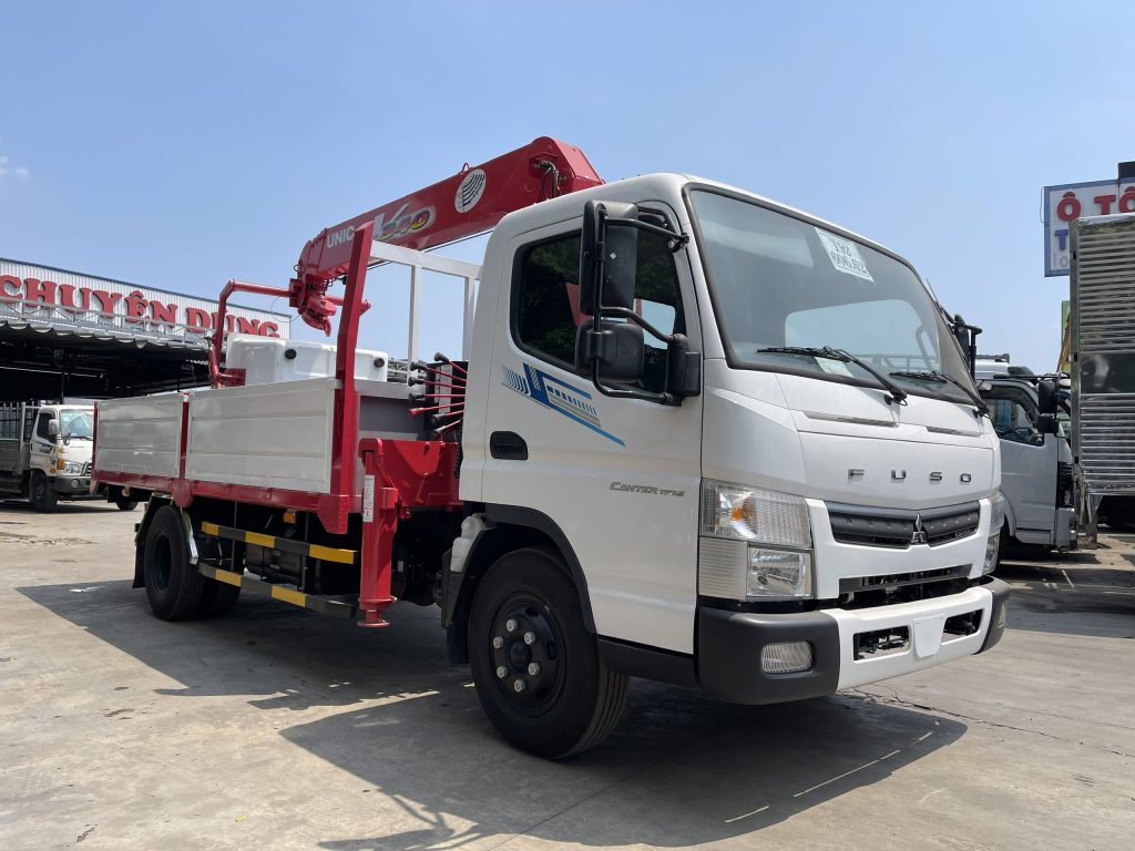 xe tải gắn gắn cẩu