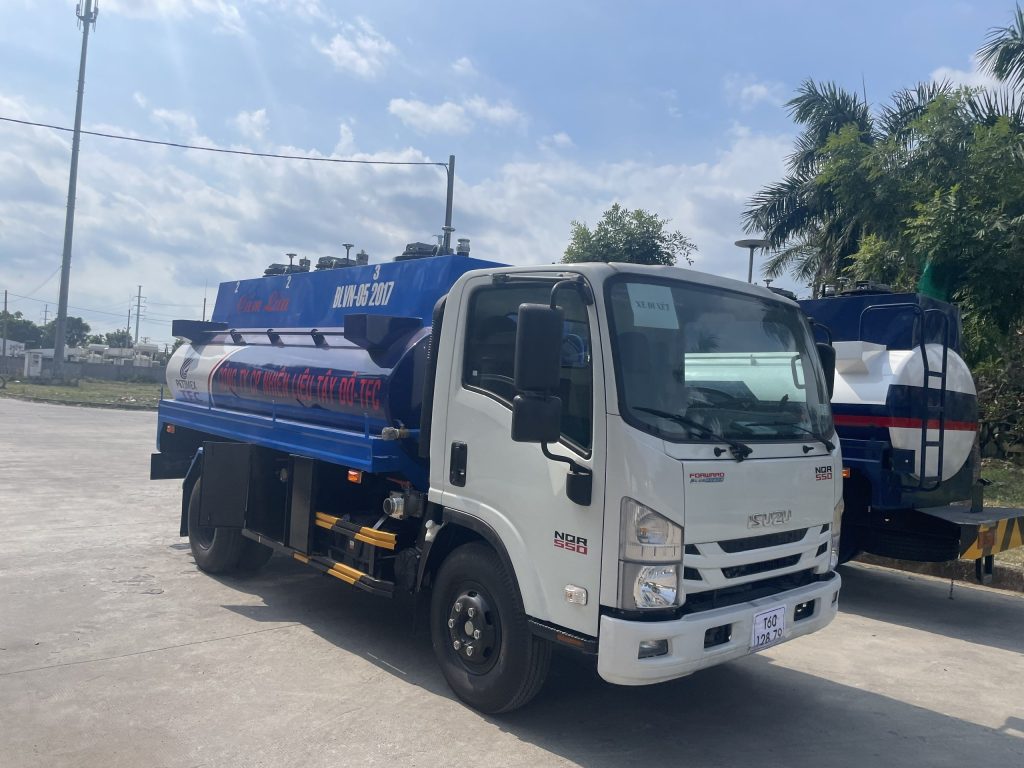 Isuzu nqr bồn chở