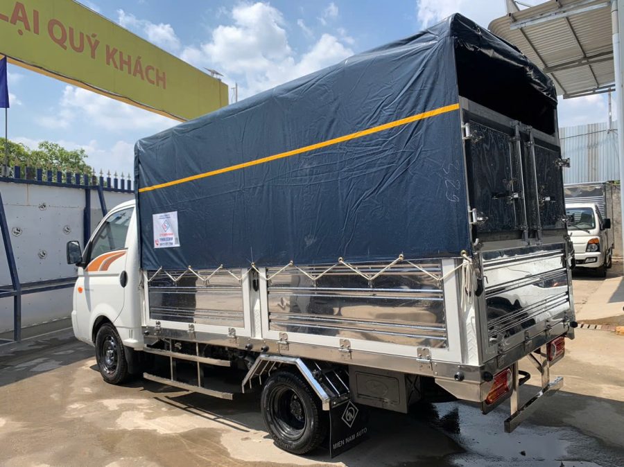 Hyundai H150 E5 thùng mui bạt