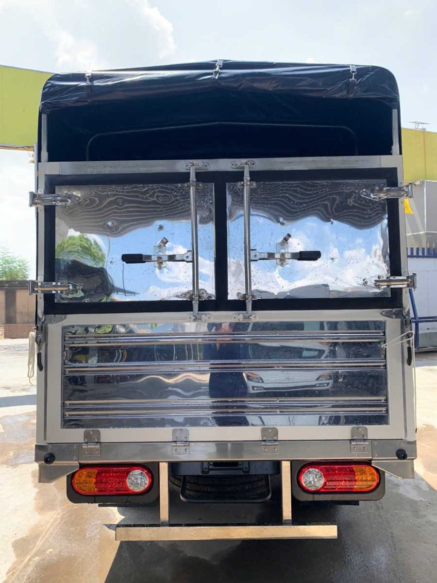 Hyundai H150 E5 thùng mui bạt