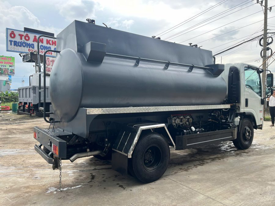 Isuzu NQR75HE5 bồn chở xăng dầu 7 khối