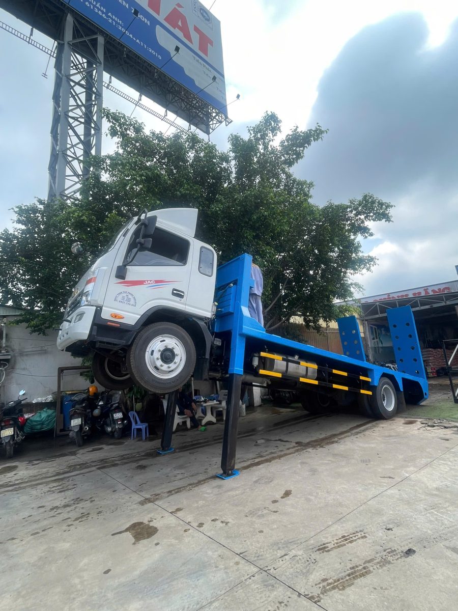 Jac N900S chở xe máy chuyên dụng