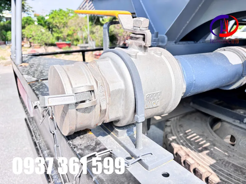 Phần họng xả cám