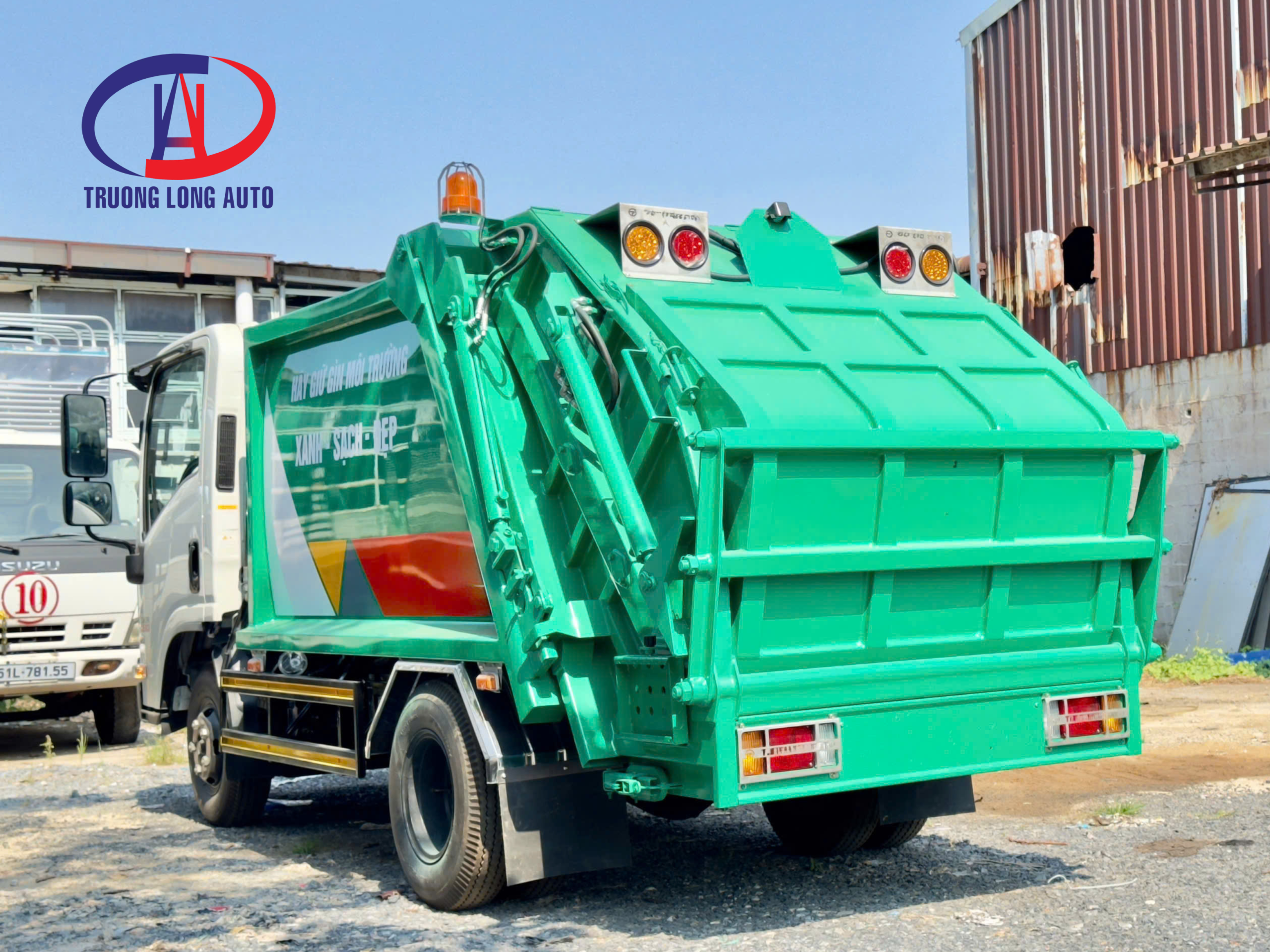 xe-ep-rac-3-khoi-isuzu-qkr