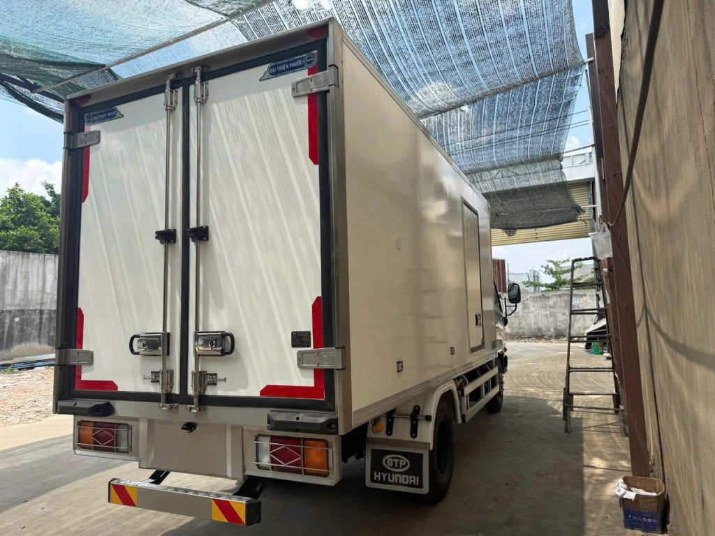 Thông số kỹ thuật xe tải đông lạnh Hyundai Mighty N650L E