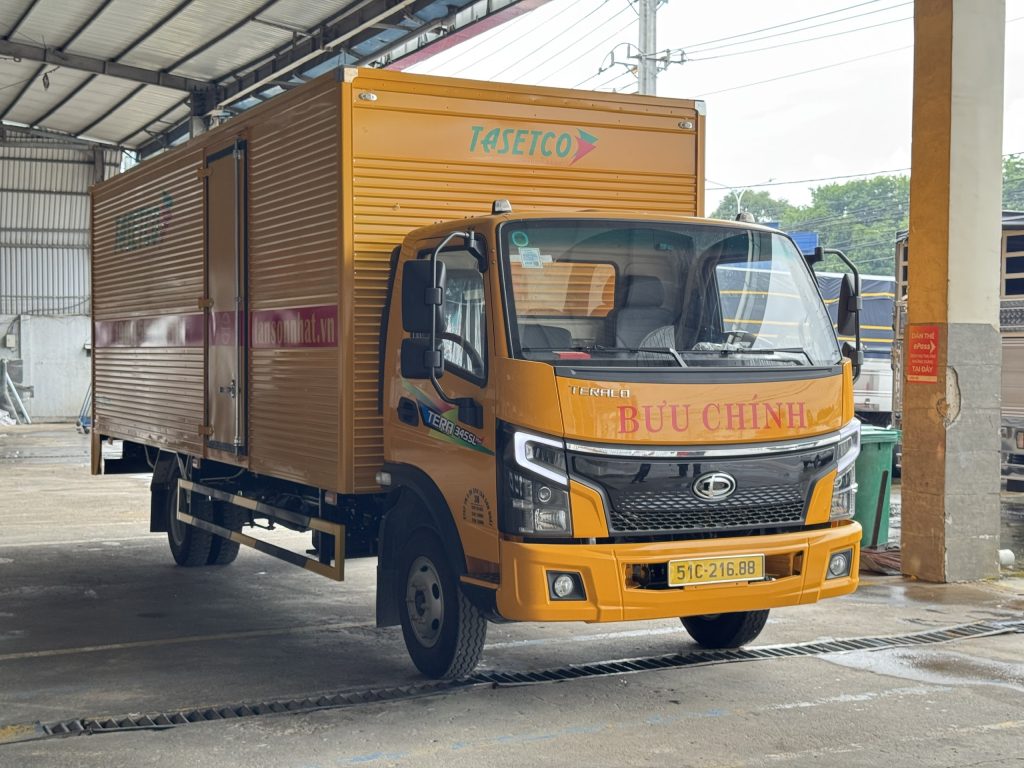 Xe Tải Teraco 345SL Thùng Kín Inox Bửng Nâng
