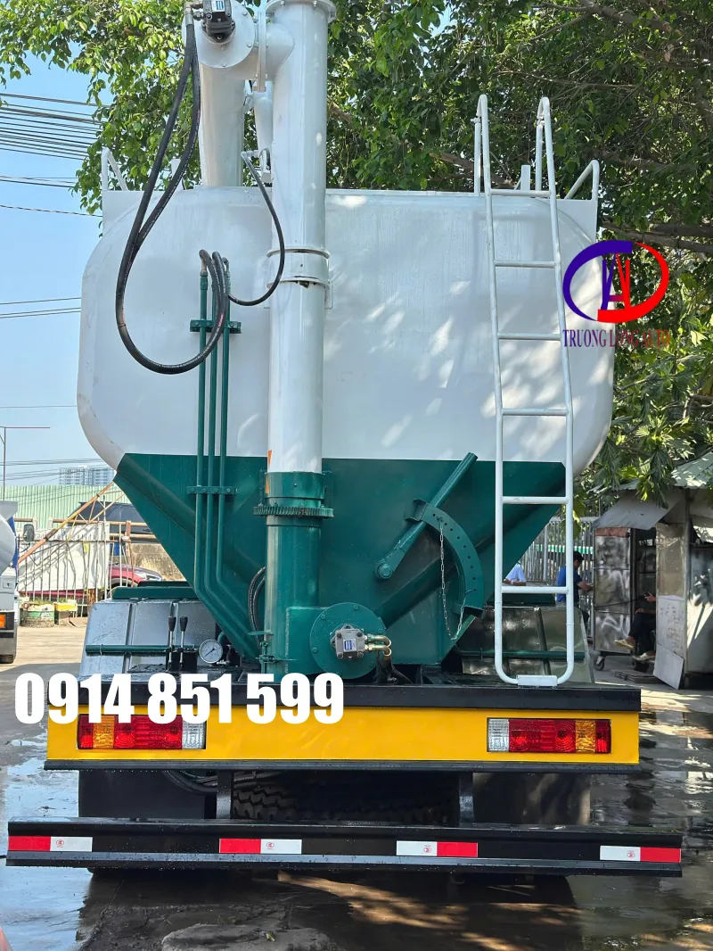 xe-chenglong-h7-400hp-4-chan-bon-cho-cam-29-khoi-4 Hệ thống xả trục vít & Két làm mát dầu