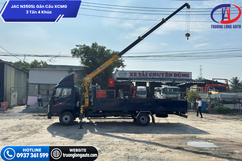 Cẩu XCMG 3 tấn 4 đốt bao quát không gian hẹp