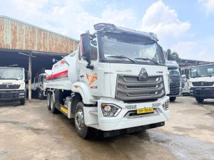 Trường Long Auto bàn giao xe bồn xăng dầu 18 khối HOWO 3 chân đến Trường Phát Thịnh